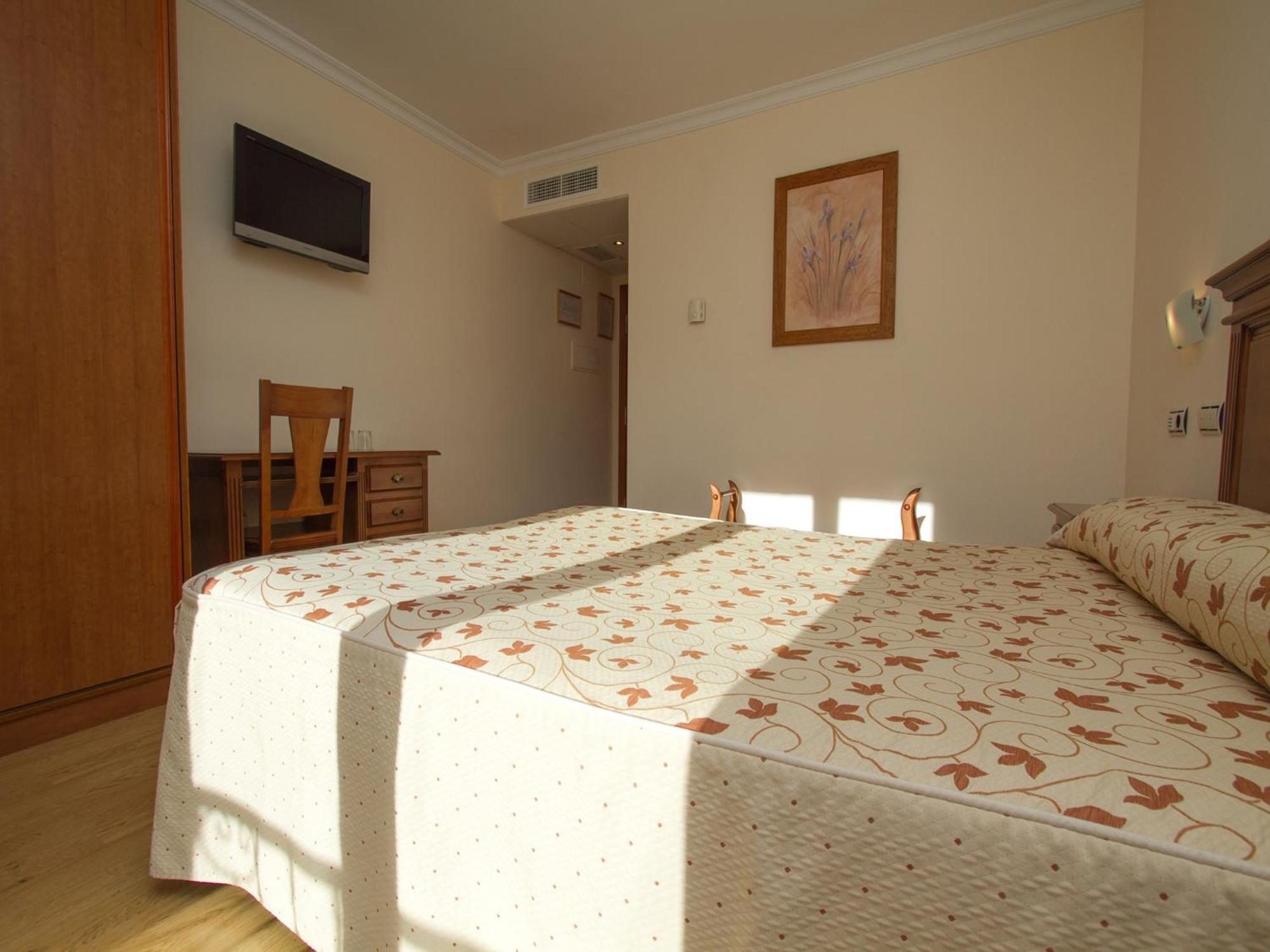 La Higuera Hotel Guejar Sierra Exterior photo